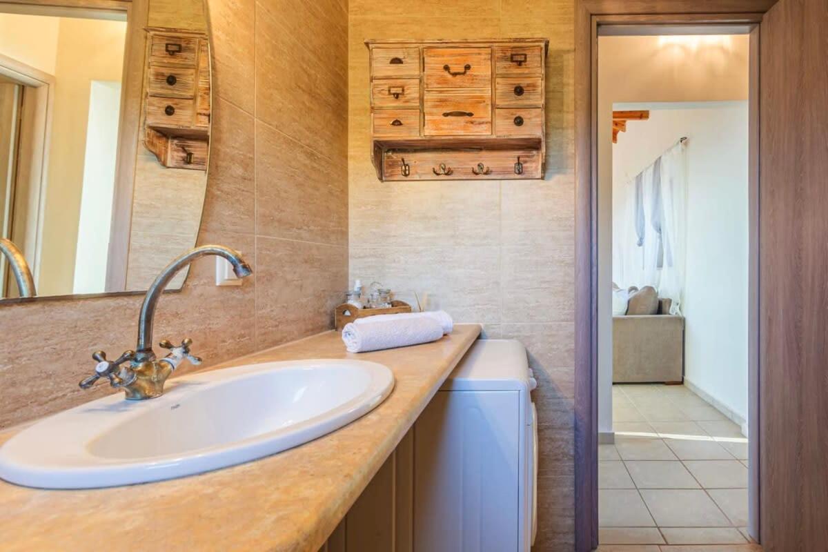Mani Panoramic Seaviews - Luxury Summer Haven Lévktron Exterior foto